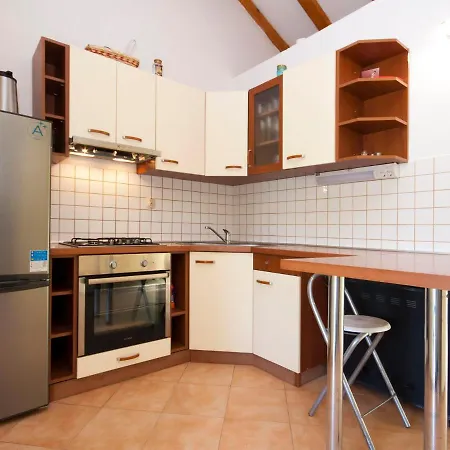 Holiday House Marko 1318