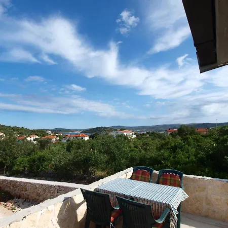 Holiday House Marko 1318