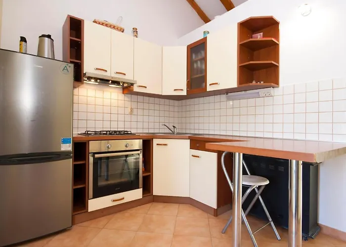 Holiday House Marko 1318