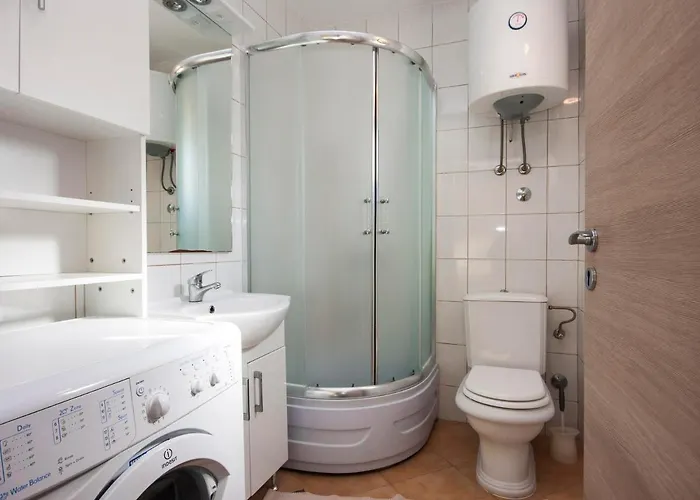 Holiday House Marko 1318 * Ražanj